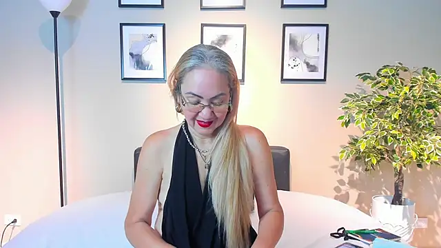 Victoria Firee online show from April 7, 12:07 pm