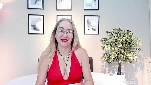 Victoria Firee online show from April 11, 1:04 pm