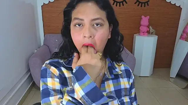 Kristen black T online show from February 25, 9:25 pm