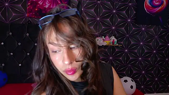 Snapshot of Miis_Beella chatting on July 9, 12:48 pm Miis Beella online show from July 9, 12:48 pm
