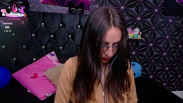 Snapshot of Miis_Beella chatting on June 29, 1:00 pm Miis Beella online show from June 29, 1:00 pm