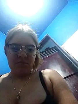 single kitten online show from March 21, 1:04 pm