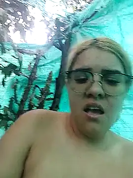 single kitten online show from April 15, 7:58 pm