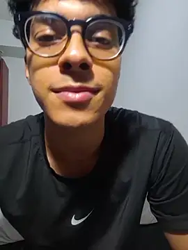 SweetMig online show from March 4, 3:47 am