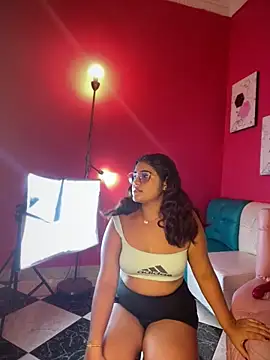 Snapshot of JennyLovett chatting on February 26, 9:15 pm JennyLovett online show from February 26, 9:15 pm