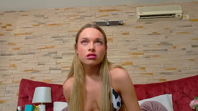 LannaSkyy online show from March 13, 8:14 pm