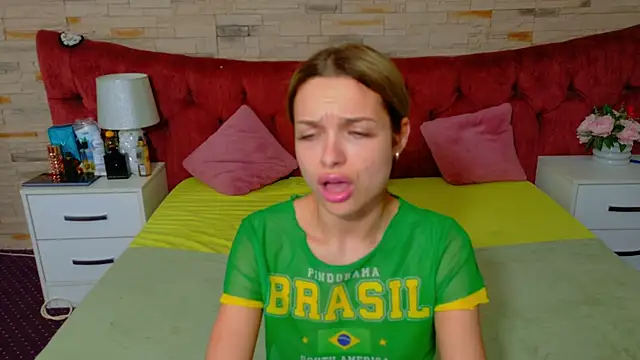 LannaSkyy online show from March 25, 7:13 pm