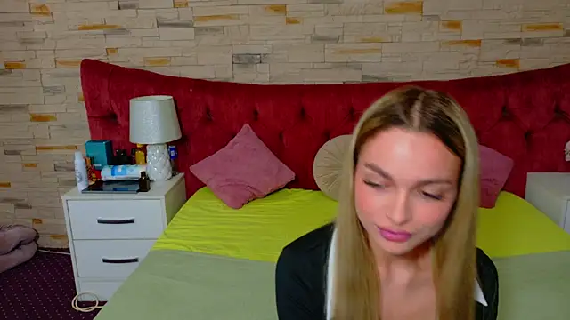 LannaSkyy online show from March 20, 7:59 pm