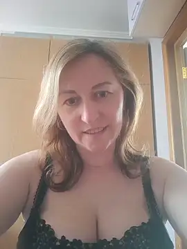 ChristinaYork online show from April 3, 9:16 am