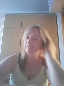 ChristinaYork online show from June 25, 5:12 am