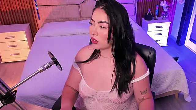 Emberrvelvet online show from March 15, 5:47 am