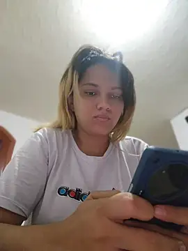 aurora bela online show from May 7, 5:44 am