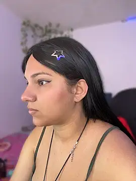 Snapshot of aurora_bela chatting on July 13, 4:50 pm aurora bela online show from July 13, 4:50 pm