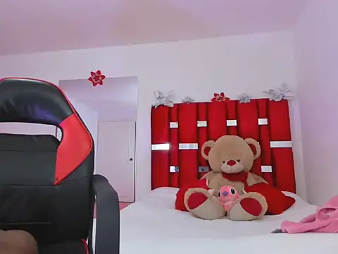 mia rouse11 online show from March 2, 2:45 am