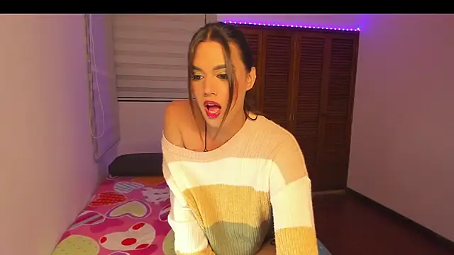 candy isabella  online show from May 3, 5:34 am