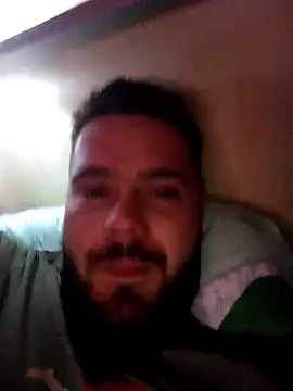 Snapshot of Enzo9911 chatting on February 26, 12:43 am Enzo9911 online show from February 26, 12:43 am