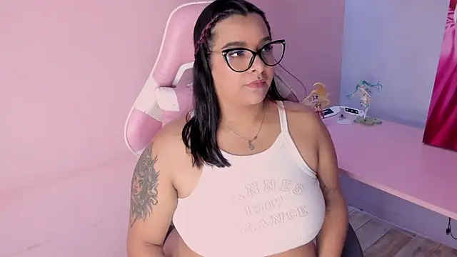 EmeelyMuller online show from March 16, 6:06 am