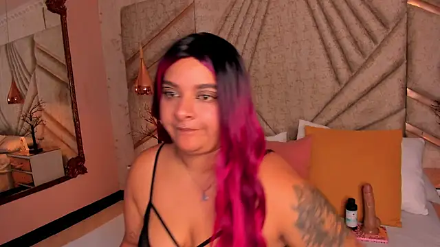 EmeelyMuller online show from May 17, 4:12 am