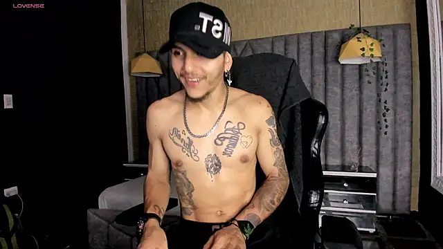 DanteLuxx online show from March 24, 3:50 am