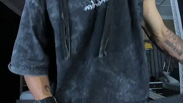 DanteLuxx online show from June 1, 4:56 am