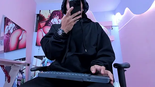 DanteLuxx online show from May 13, 4:41 am