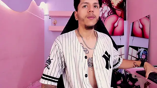 DanteLuxx online show from May 16, 5:17 am