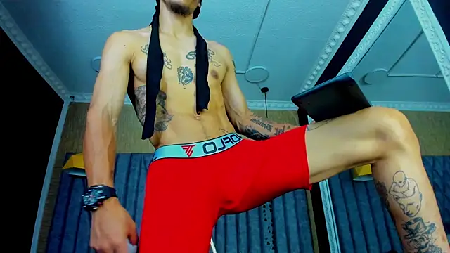 DanteLuxx online show from May 11, 10:05 am