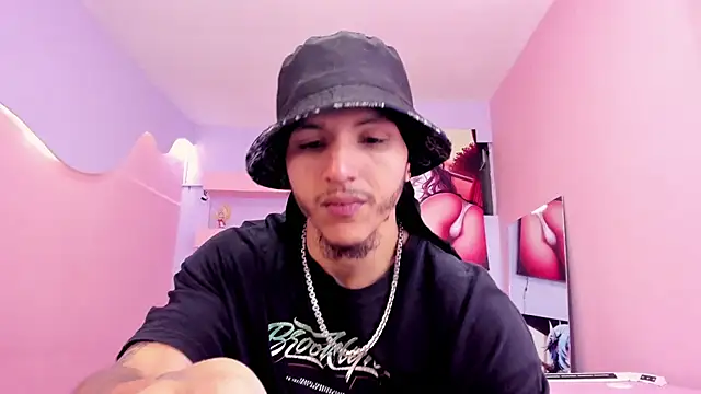 DanteLuxx online show from May 15, 3:48 am