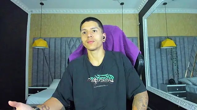 DanteLuxx online show from May 24, 4:56 am