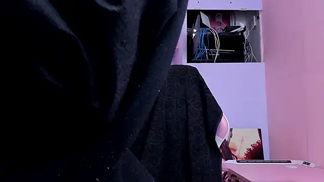 DanteLuxx online show from April 16, 3:51 am