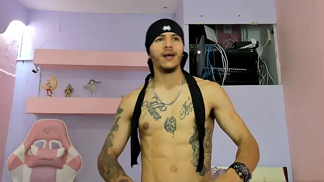 DanteLuxx online show from April 23, 3:35 am