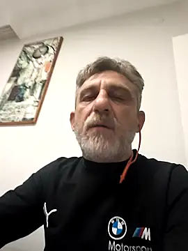 Snapshot of arelll34 chatting on February 25, 11:59 pm arelll34 online show from February 25, 11:59 pm