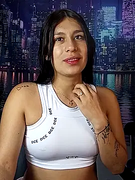 charlottte wh online show from April 12, 6:49 am