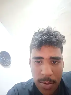 Snapshot of luis230436 chatting on February 26, 12:43 am luis230436 online show from February 26, 12:43 am