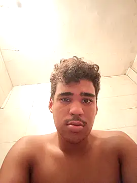 Snapshot of luis230436 chatting on March 27, 3:04 am luis230436 online show from March 27, 3:04 am