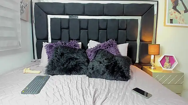 Snapshot of Tiana_moon chatting on June 17, 2:33 am Tiana moon online show from June 17, 2:33 am