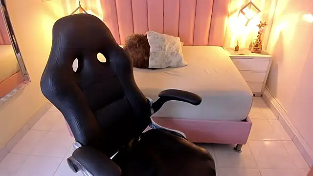 carmilla13 online show from March 24, 8:20 pm