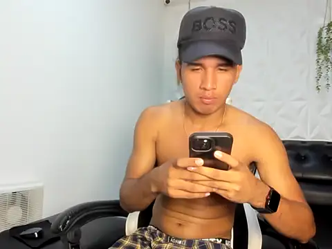 Damondark online show from May 27, 3:19 pm