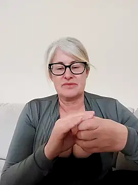 FlirtyFleur-x online show from April 3, 11:16 am