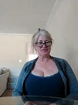 FlirtyFleur-x online show from April 19, 8:26 am