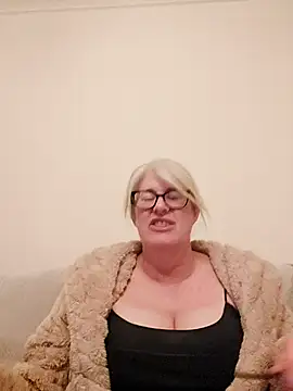 FlirtyFleur-x online show from March 29, 12:45 am