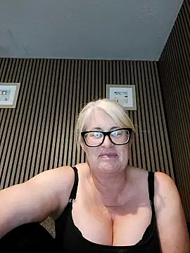 FlirtyFleur-x online show from June 7, 12:54 pm