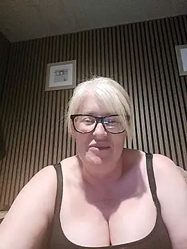 FlirtyFleur-x online show from May 16, 8:52 pm