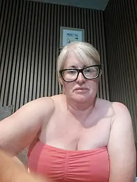 FlirtyFleur-x online show from May 25, 6:50 pm