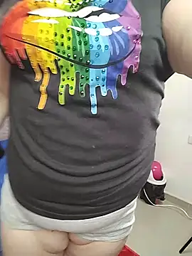 Snapshot of Camilaa_titssexxx chatting on March 3, 10:44 am Camilaa titssexxx online show from March 3, 10:44 am