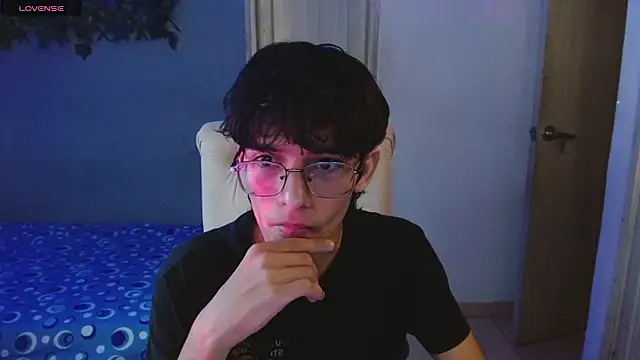 noah millerx online show from March 11, 4:50 am