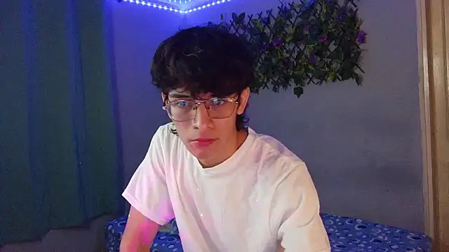 noah millerx online show from March 15, 3:46 am