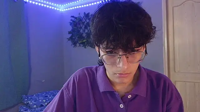 noah millerx online show from March 18, 5:54 am