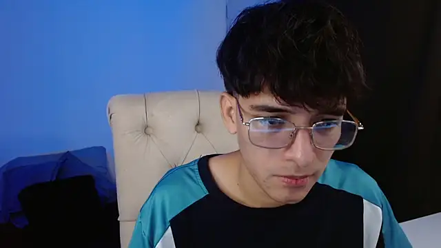 Snapshot of noah_millerx chatting on July 11, 6:41 pm noah millerx online show from July 11, 6:41 pm