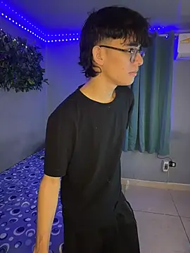 noah millerx online show from April 1, 5:42 am